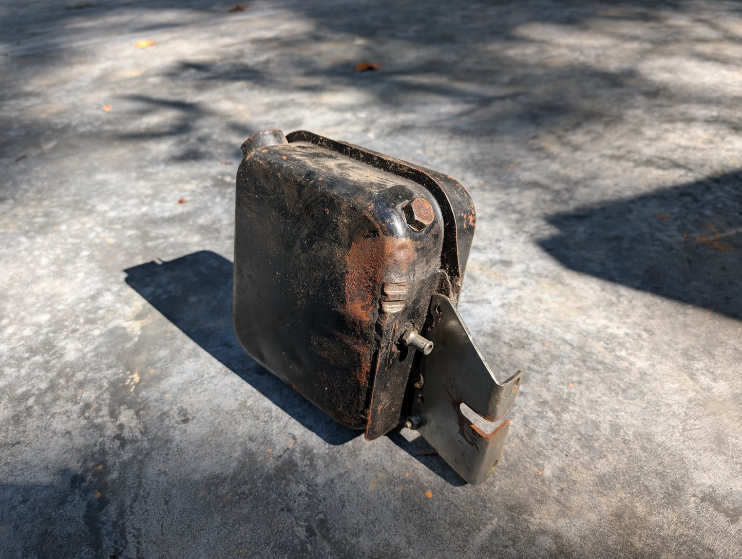 Lunchbox Oil Tank